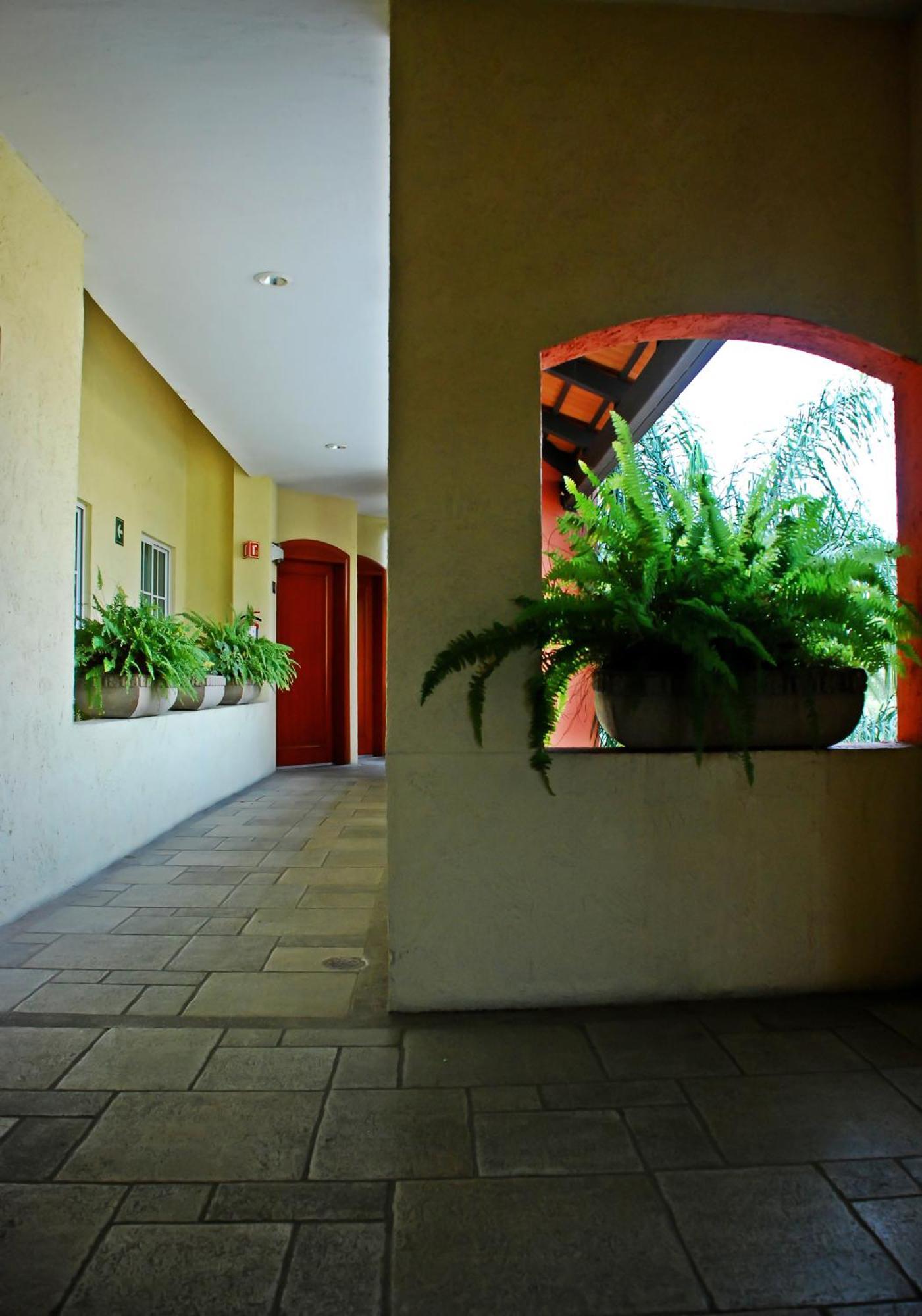 ออเรีย โฮเต็ล แอนด์ สวีท Hotel ซาโปปัน ภายนอก รูปภาพ